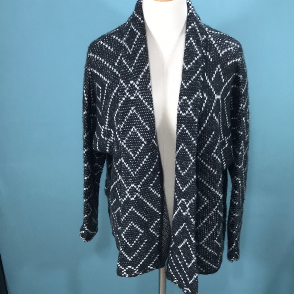 Billabong Sweater Black and White Small